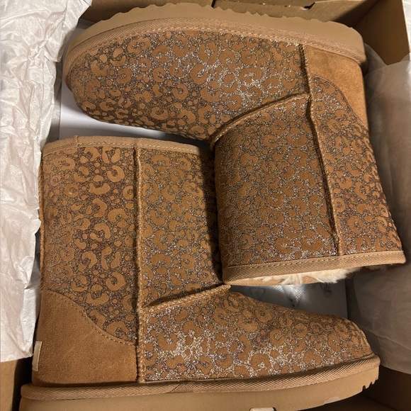 UGG Classic Glitter Leopard Suede Kid's Boot